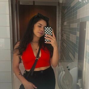 Meet your Posher, Celina